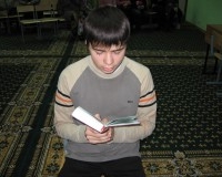 Ибрагим Бурханов открывает викторину чтением Корана